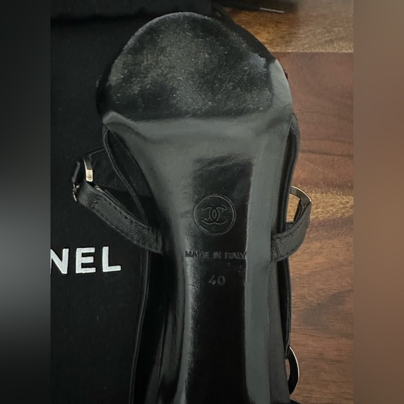 GENUINE CHANEL SLING BACK HEEL SANDALS. SIZE 40 Gorgeous and Great Condition - Picture 12 of 16